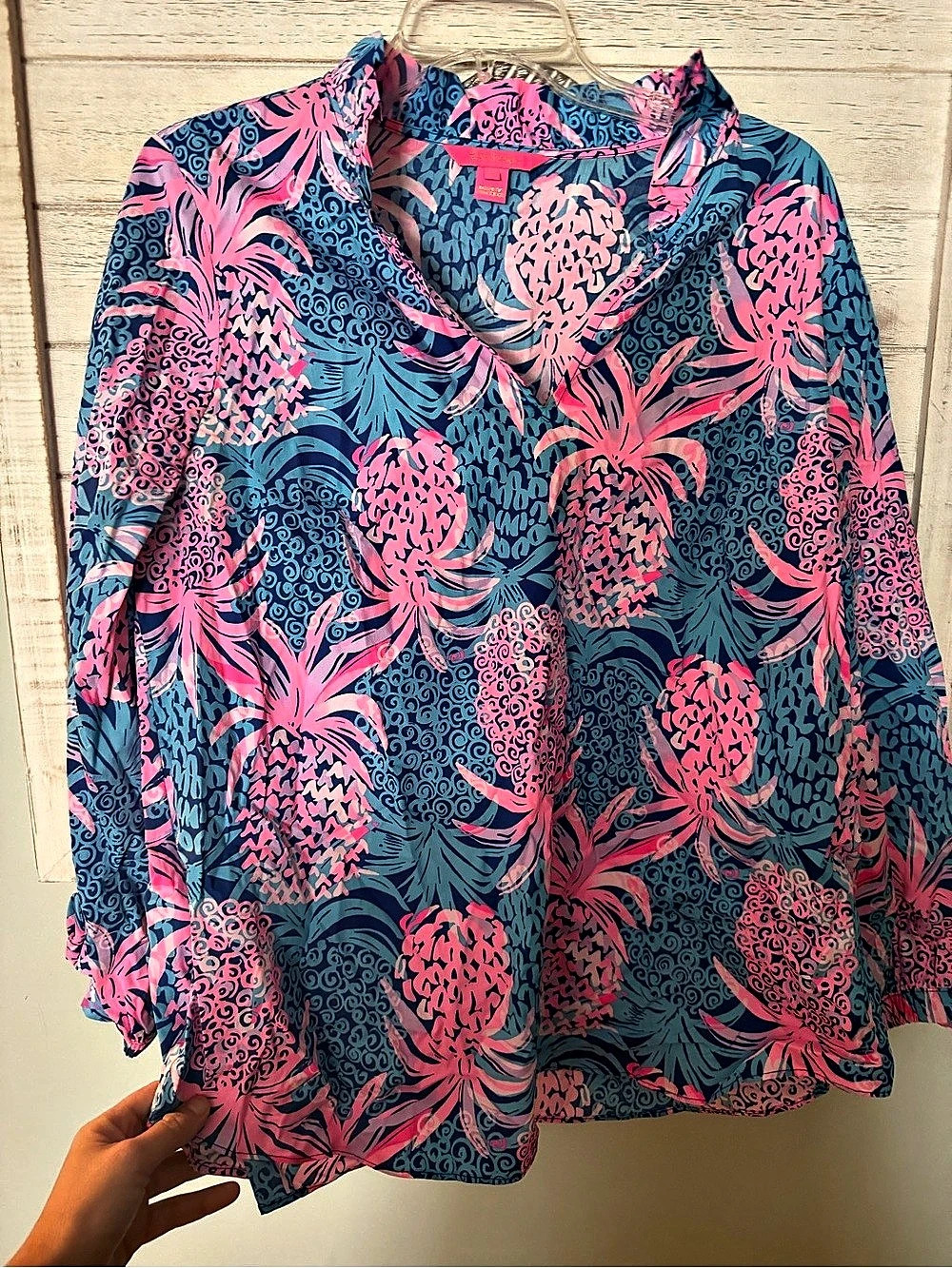 Lilly Pulitzer Pineapple Print Button Down in Blue & Pink Like New L